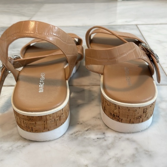Marc Fisher women’s tan platform ankle strap sandals size 8.5 great condition - Picture 6 of 9
